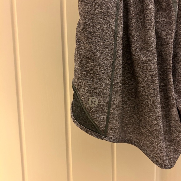 Grey gray size 4 lululemon Hotty hot 4” inseam shorts - Picture 3 of 3